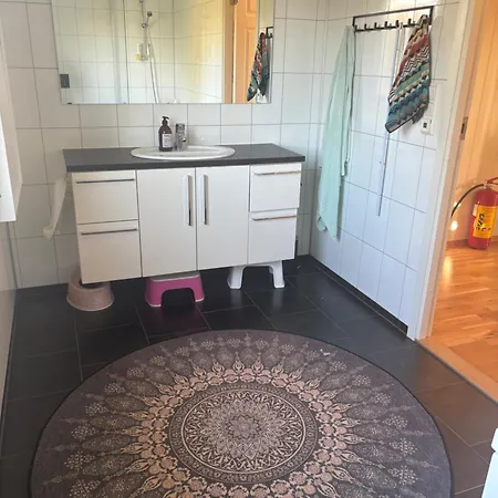 Soverom Med Enkelseng Pa Vakre * Senja